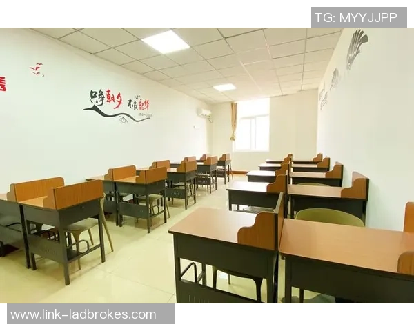 踢足球身体素质提升的全面指南与训练方法探讨